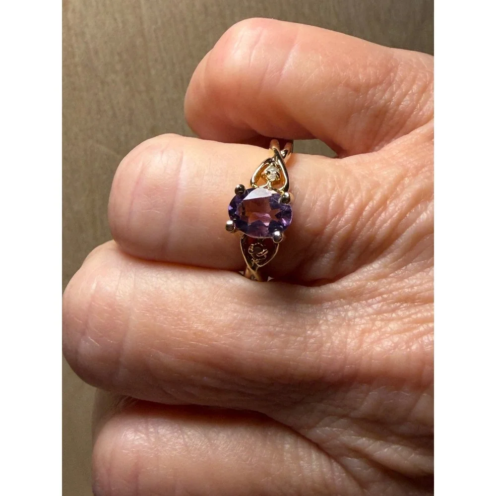 14K HGE Yellow Gold Oval Amethyst and Diamond Accent Twisted Band Ring‎ Size 7